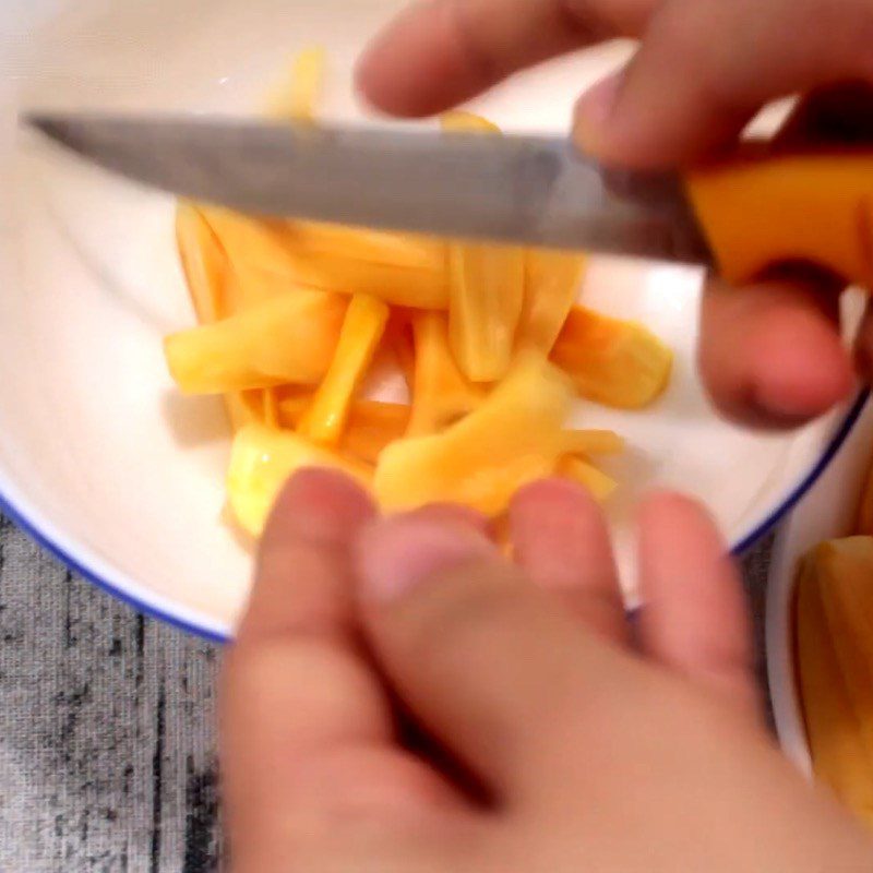 Step 1 Prepare and blend jackfruit Bánh ít mít with mung bean filling