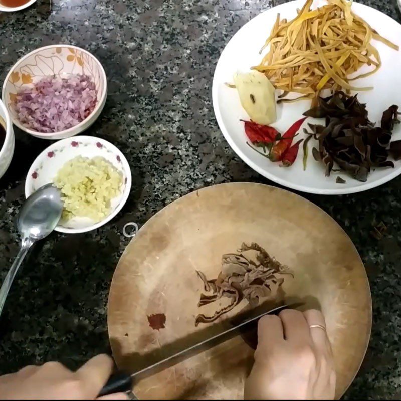 Step 1 Prepare the duck and other ingredients Roasted duck using an air fryer