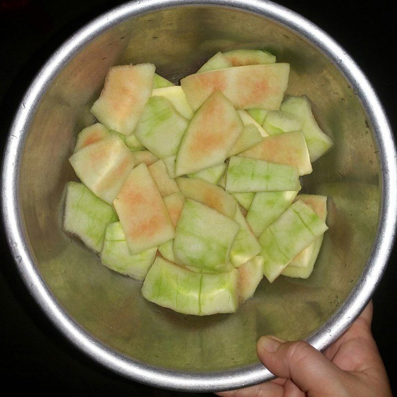 Step 1 Prepare the rind Pickled Watermelon Rind in Sweet and Salty Sauce