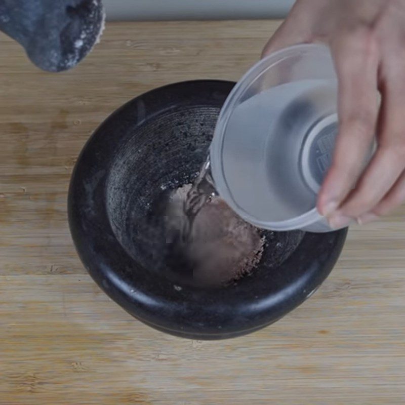 Step 1 Prepare the egg shell for Thai Pancakes (Khanom Buang)