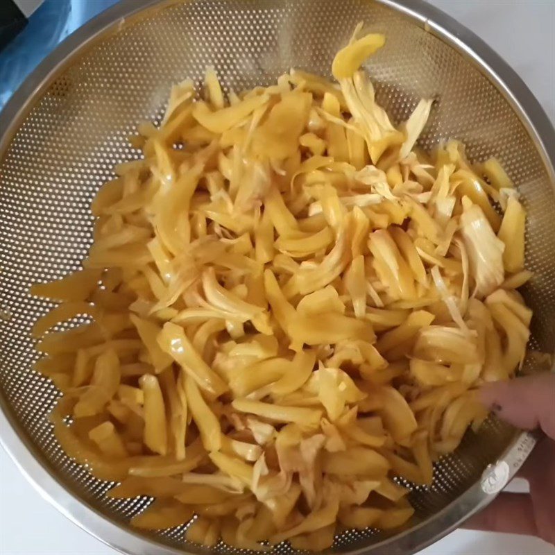 Step 1 Prepare jackfruit fibers Ripe jackfruit