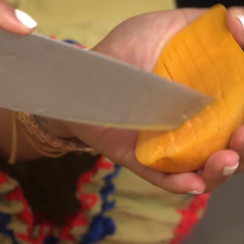 Step 2 Prepare the mango Shrimp mango dumplings