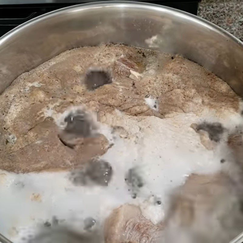Step 1 Prepare the Bones and Beef for Beef Pho with a Pressure Cooker