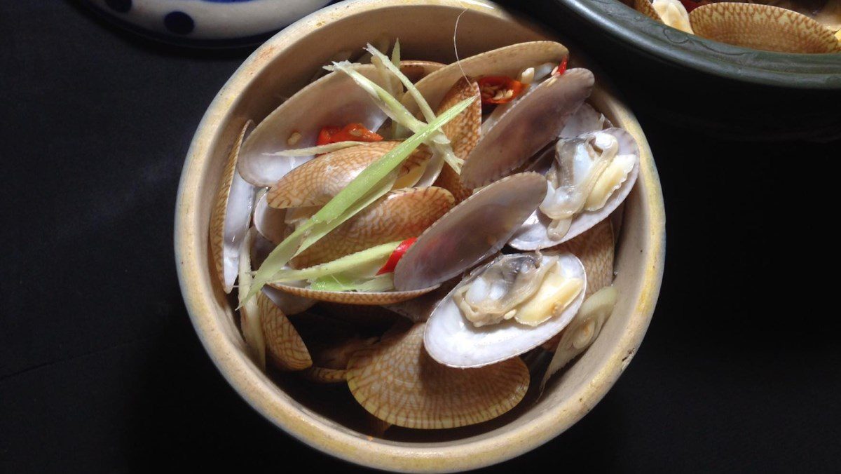 Steamed Clams (recipe shared by a user)