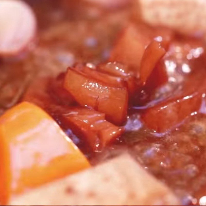 Step 3 Beef tendon with red wine Beef tendon in red wine sauce