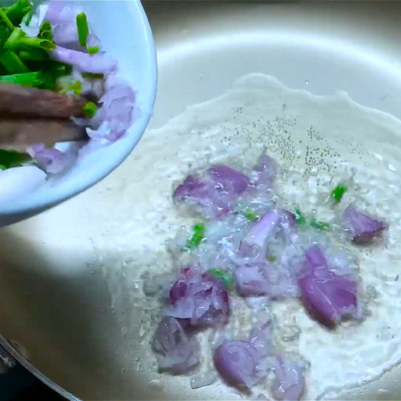 Step 4 Mushroom sauce and soft tofu Soft tofu with enoki mushroom sauce, chicken thigh mushroom