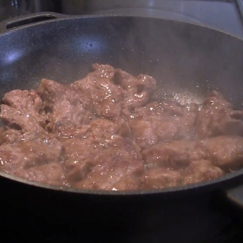 Step 6 Pork steak sauce mashed potatoes