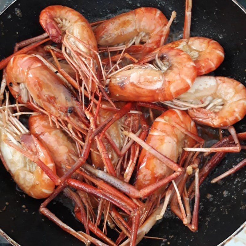 Step 3 Green lobster sauce with butter and garlic Green lobster with butter garlic sauce