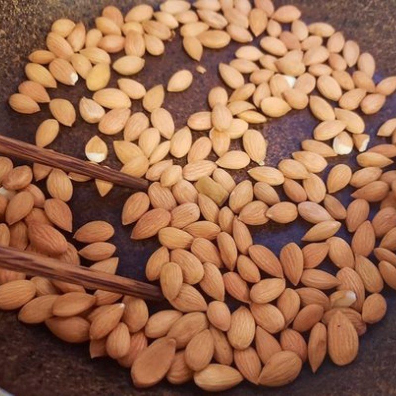 Step 1 Roasting sesame and almonds Black Sesame Almond Milk