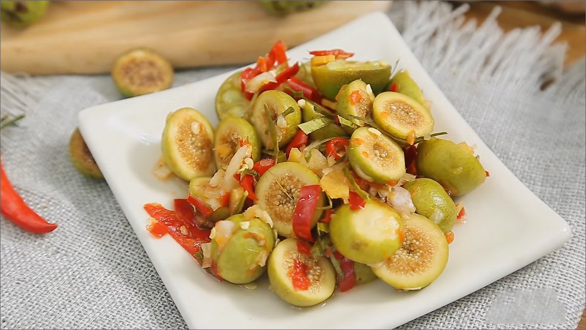 Figs soaked in calamondin sauce