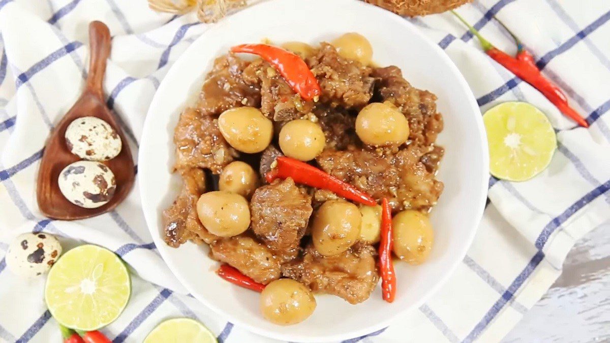 Braised Pork Ribs with Quail Eggs