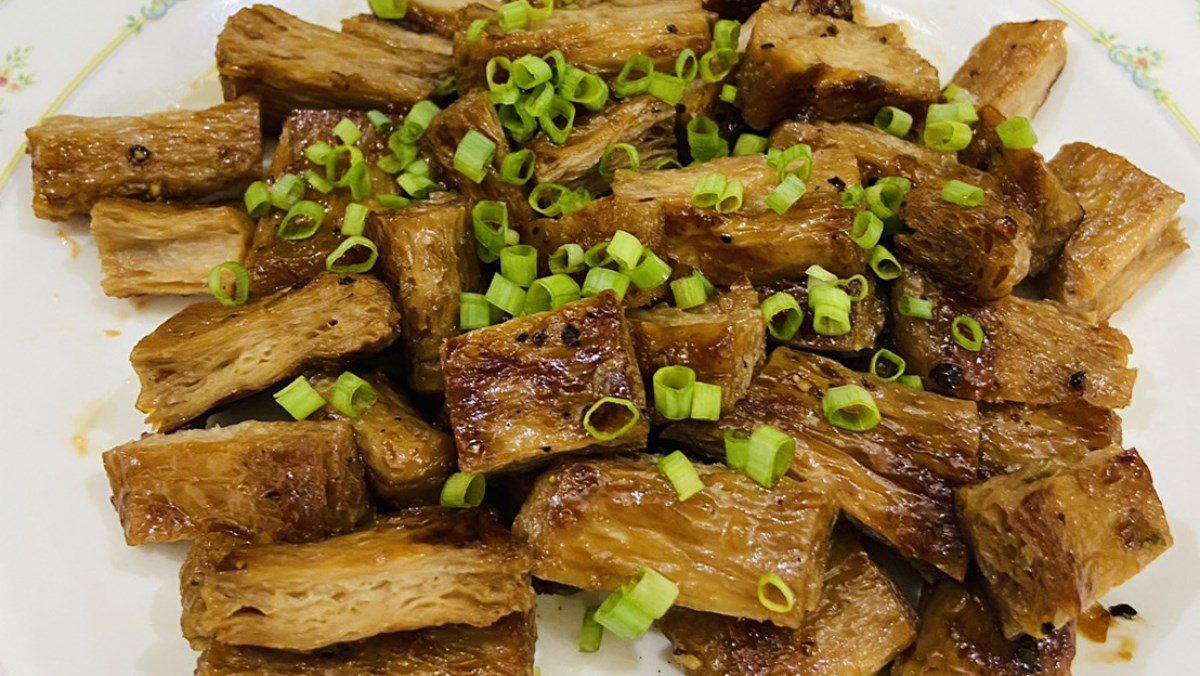 Vegetarian spare ribs cooked in coconut water