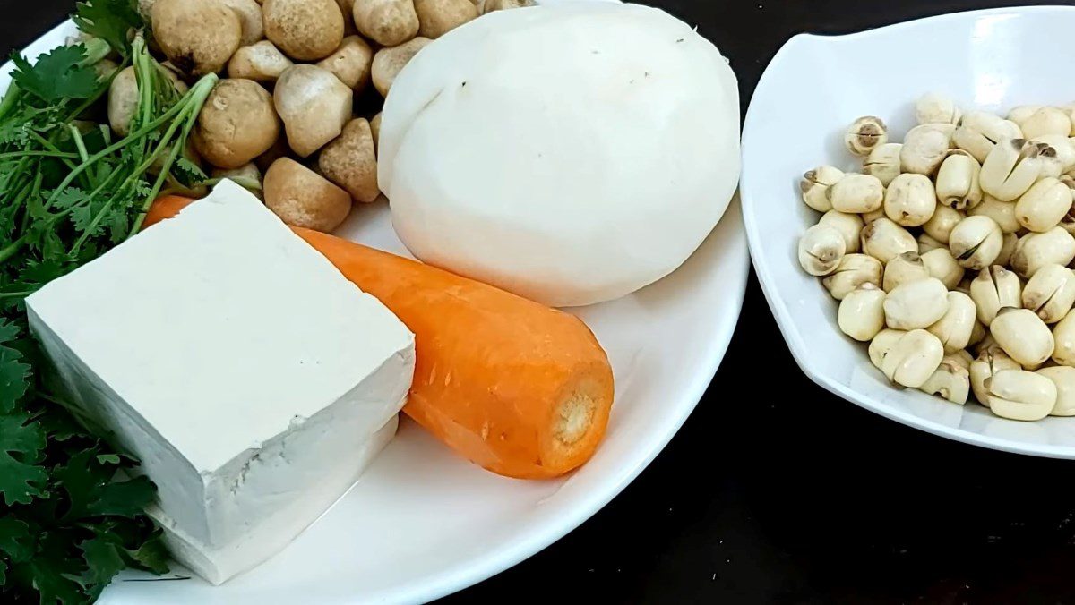 Ingredients for lotus seed vegetarian soup