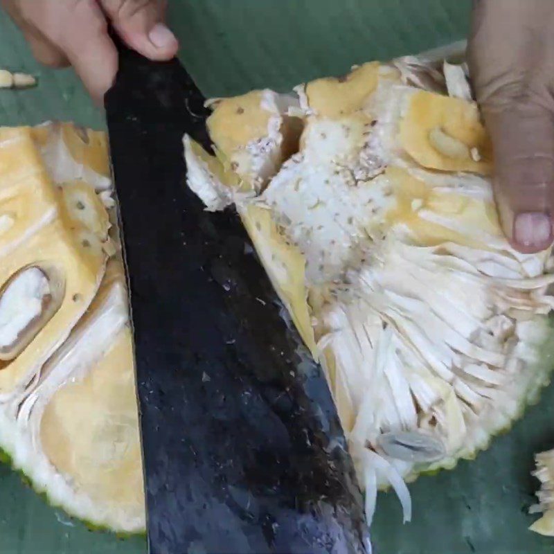 Step 1 Separate jackfruit sections Sun-dried jackfruit