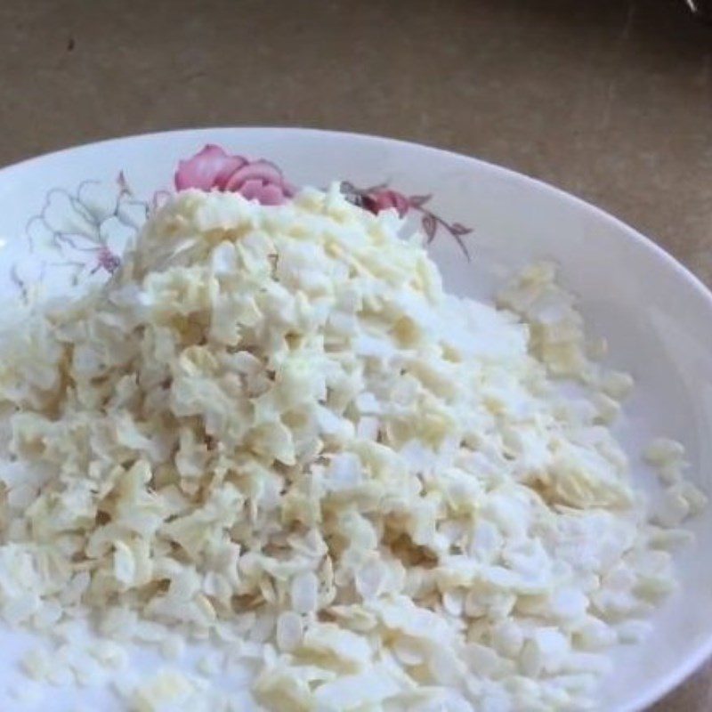 Step 2 Separate and grate the corn kernels using a rice cooker