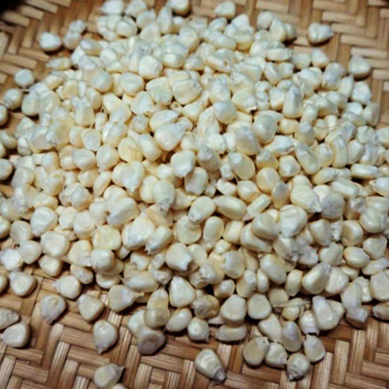 Step 2 Separate and grate the corn kernels using a rice cooker