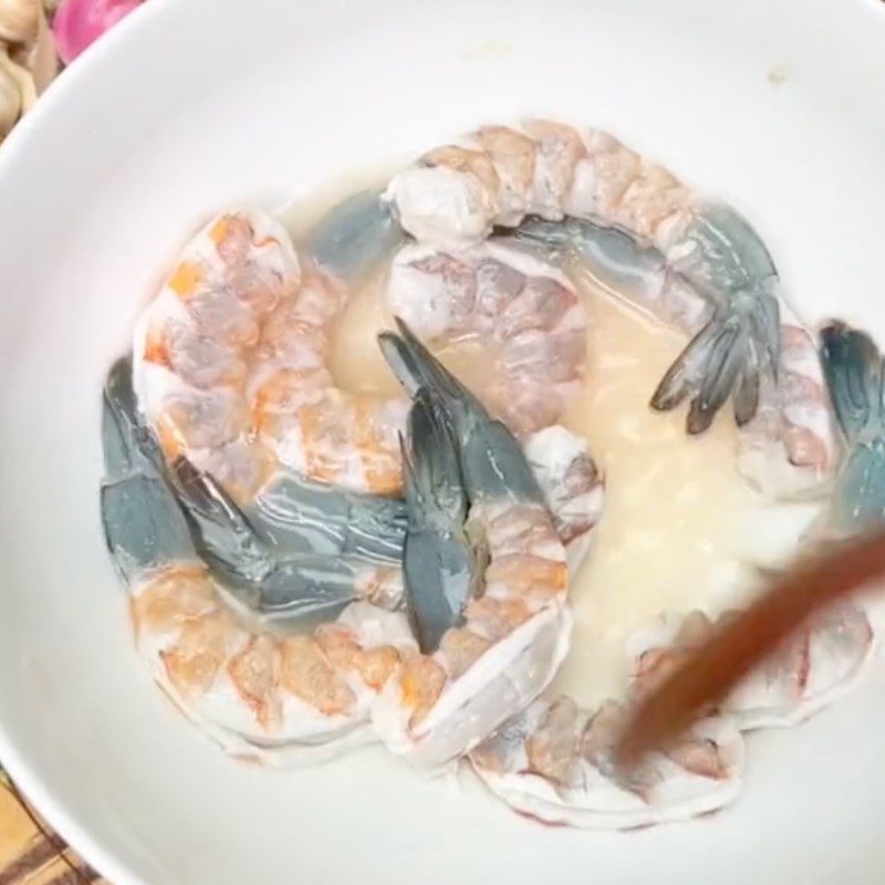 Step 3 Raw shrimp with fermented fish sauce