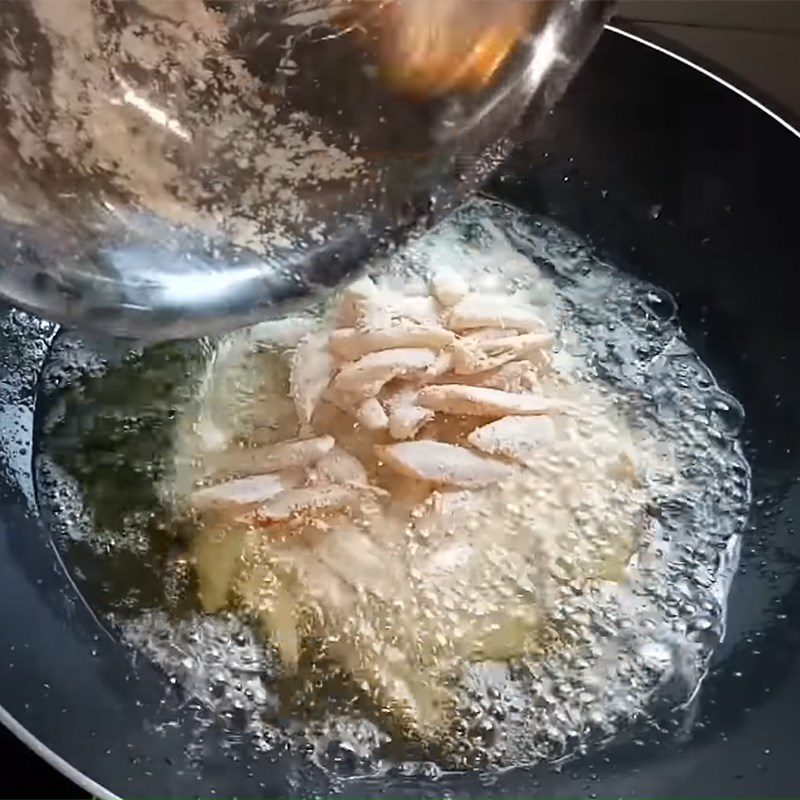 Step 2 Coating, frying anchovies Fried anchovies with fish sauce