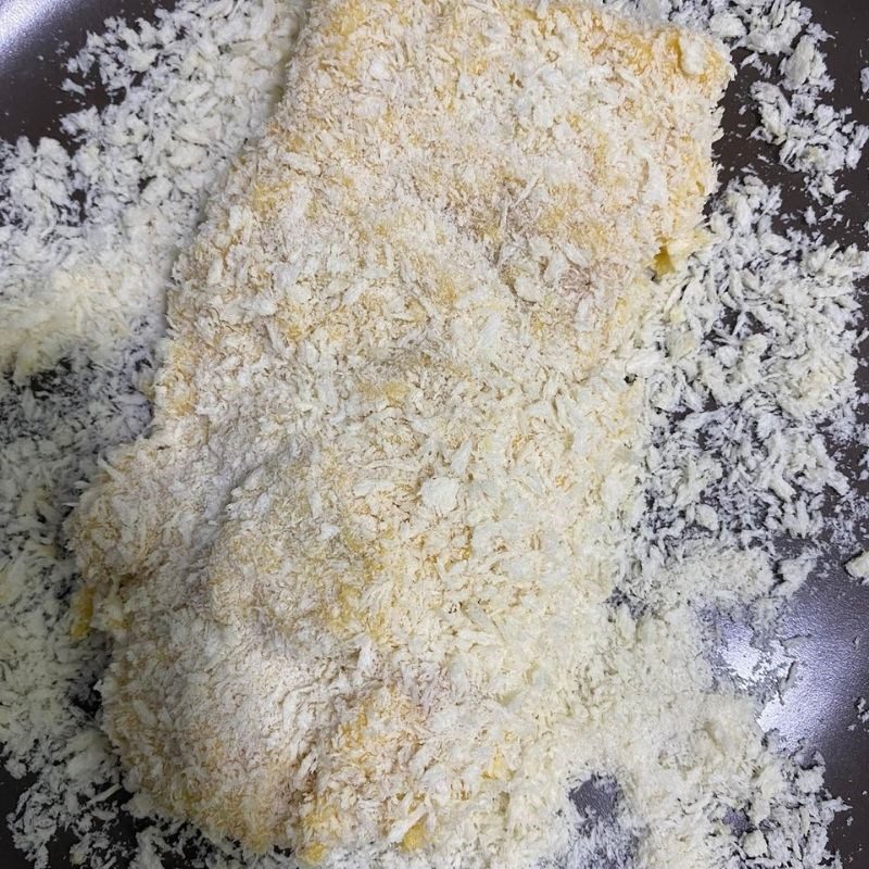 Step 2 Breading meat for Tonkatsu Rice