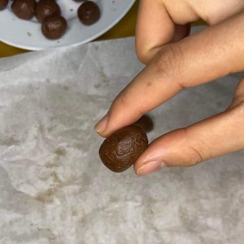 Step 2 Shaping Low-Fat Coffee Bean Cookies (recipe shared by a user)