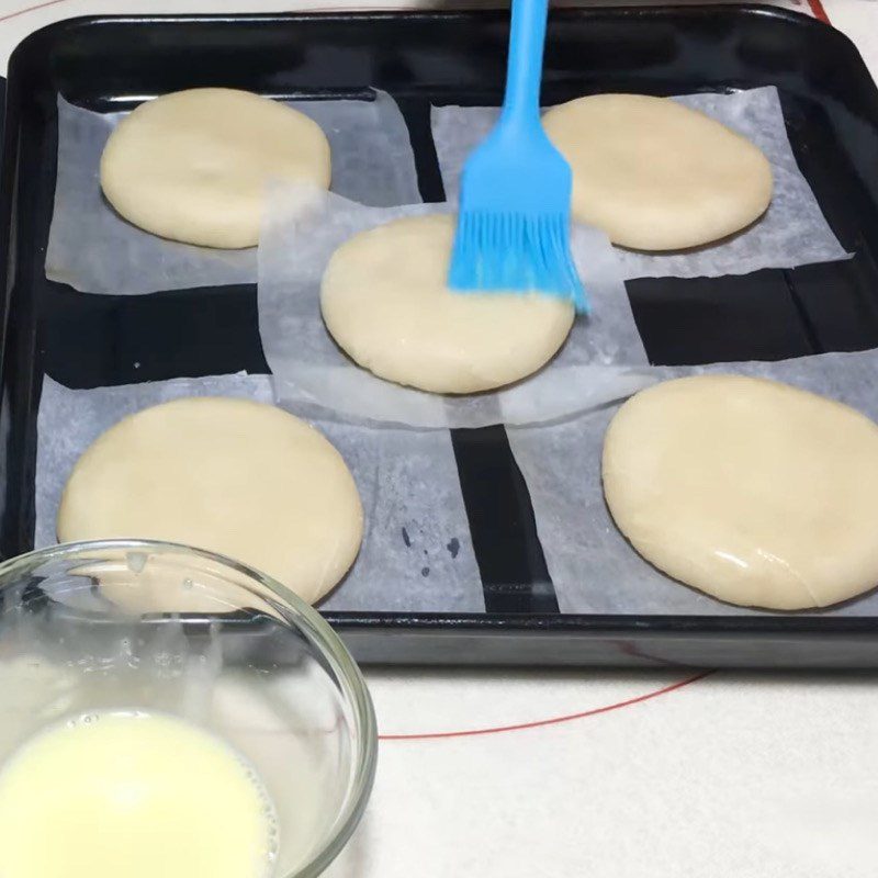 Step 5 Shaping the cake Bánh bà xã