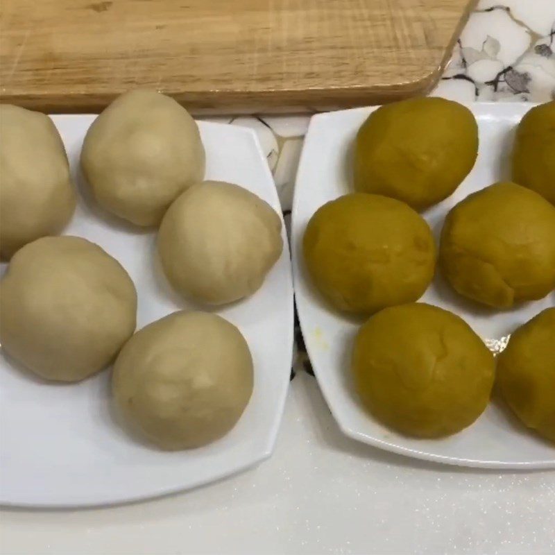 Step 5 Shaping the cake Salted egg durian cake