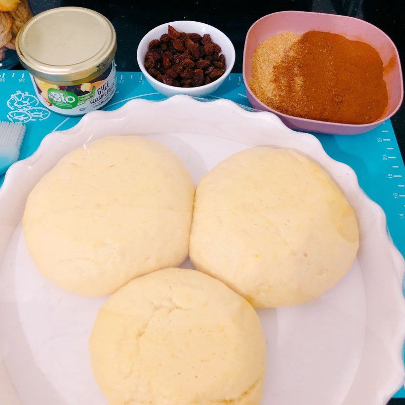 Step 2 Shape the dough for Cinnamon Raisin Roll