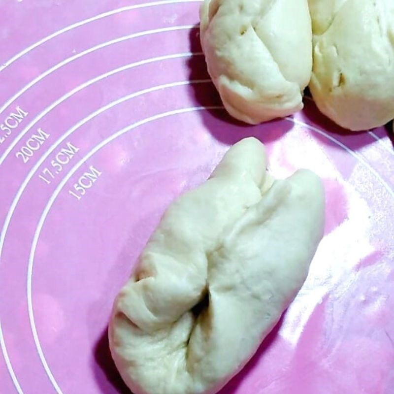 Step 3 Shaping the bread How to make papparoti bread with salty butter filling