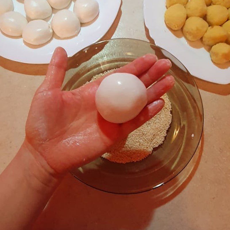 Step 3 Shaping the Cake Mung Bean Coconut Milk Ball