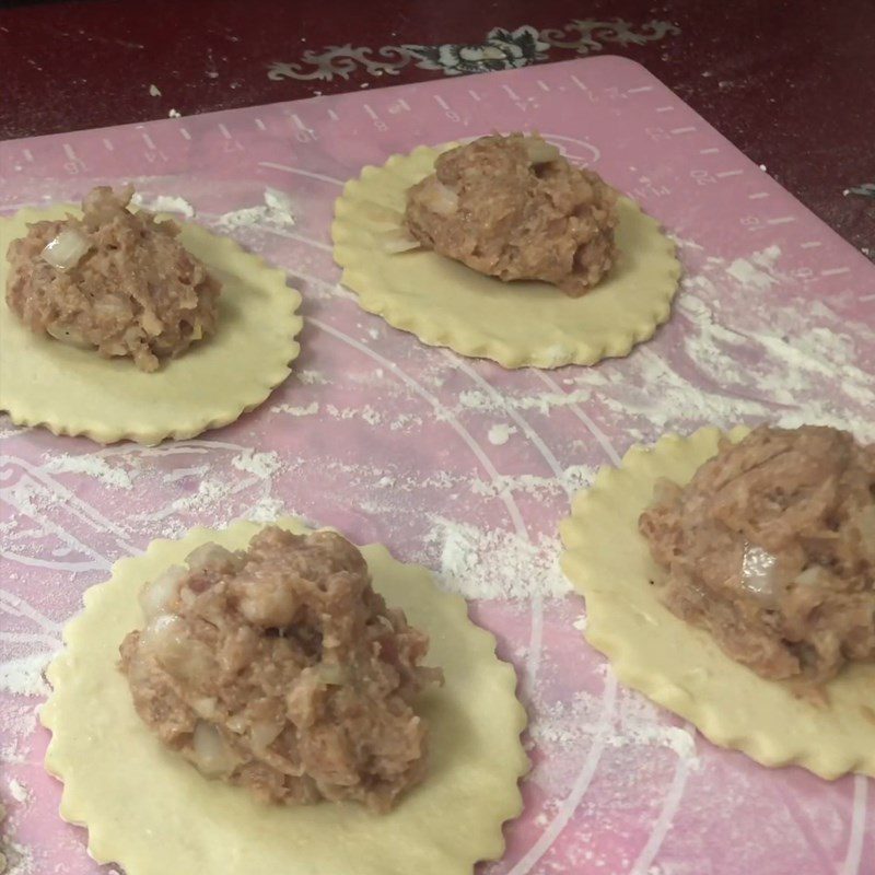 Step 3 Shape the cake for the Pateso cake using an air fryer