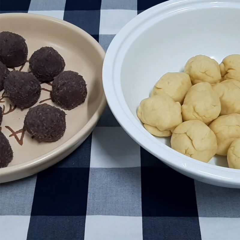 Step 7 Forming the bao Sweet potato bao with red bean filling