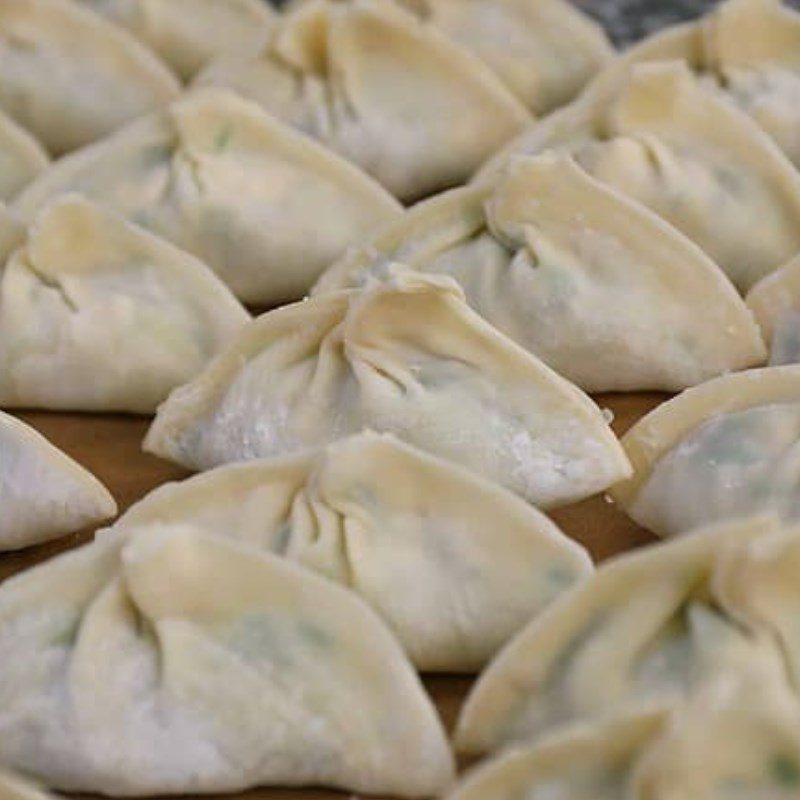 Step 4 Shaping mandu Meat mandu