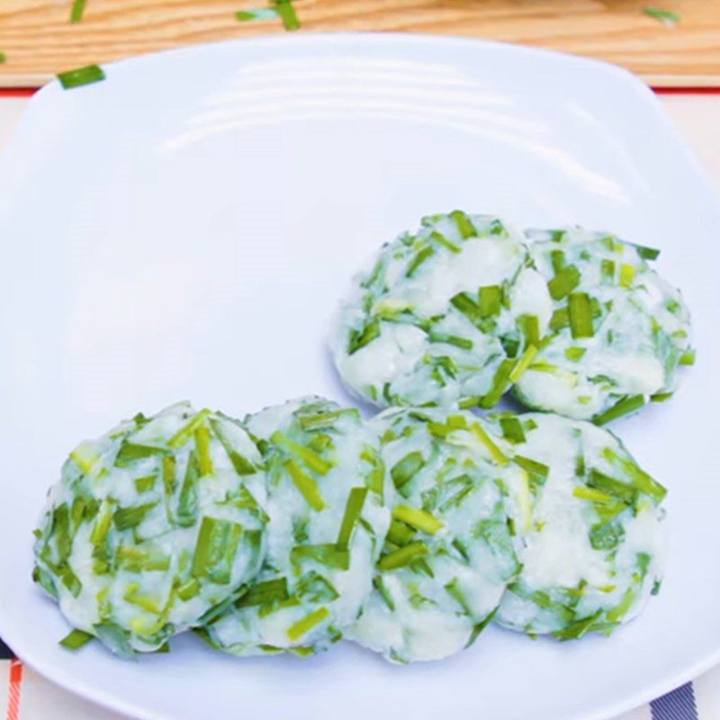 Step 6 Shaping the cakes Fried chive cakes