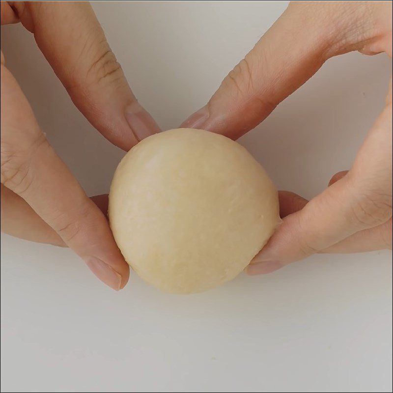 Step 4 Shaping the dough Flower bread without kneading