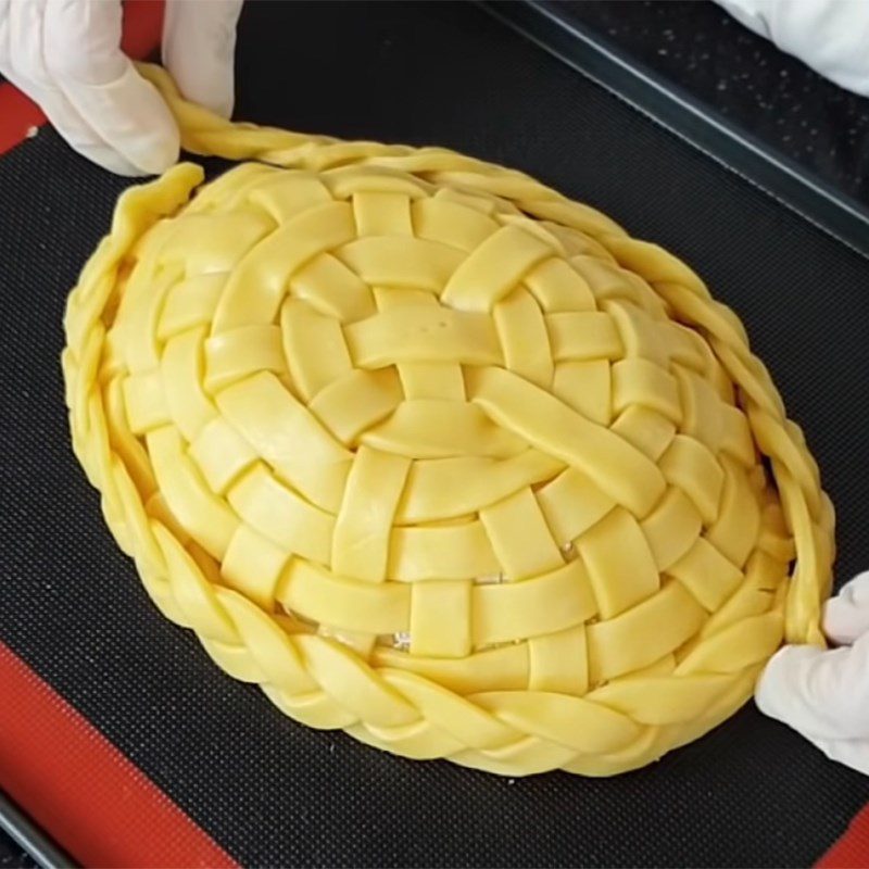 Step 5 Shaping the cake Mixed fruit tart shaped like a basket