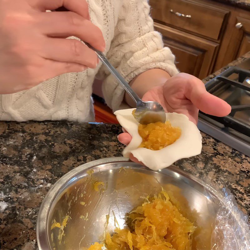 Step 4 Shaping the Mai flower Mai flower cake with pineapple filling