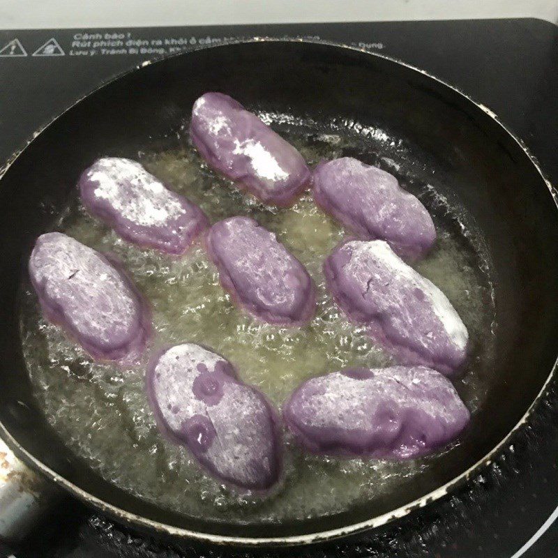 Step 2 Shaping the dough and frying the sweet potatoes Sweet potato cocoon made from purple sweet potatoes