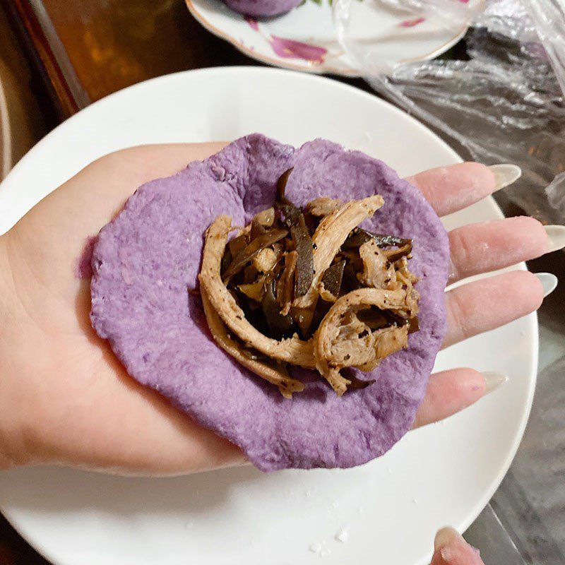 Step 4 Shaping and steaming purple sweet potato cake Purple sweet potato cake steamed