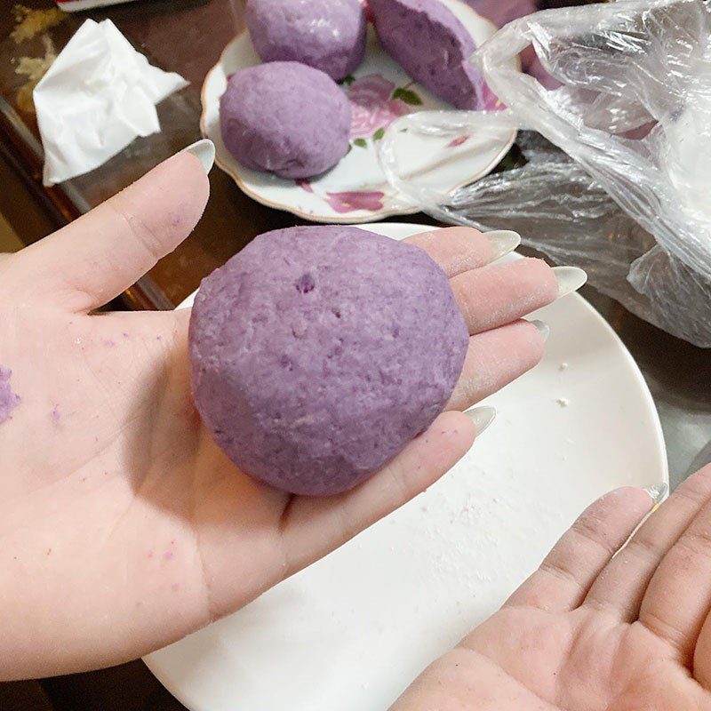 Step 4 Shaping and steaming purple sweet potato cake Purple sweet potato cake steamed