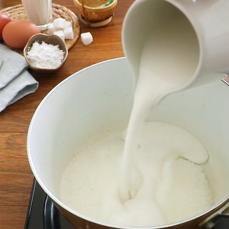 Step 3 Cook the coconut milk mixture for Tai Yen cake