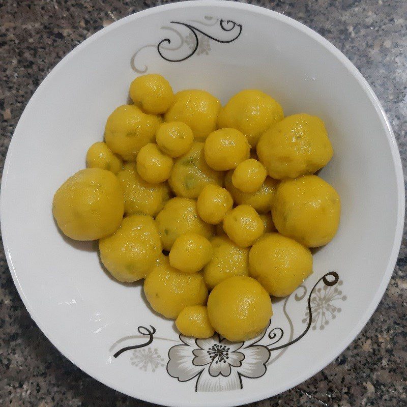 Step 2 Shape and boil pumpkin chè balls Chè pumpkin with coconut milk