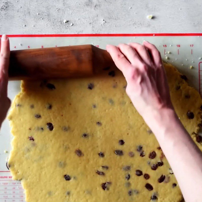 Step 9 Shaping and baking Sweet potato apple pie