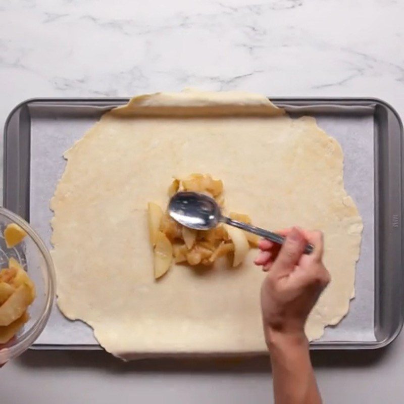 Step 4 Shape and bake the Galette pie