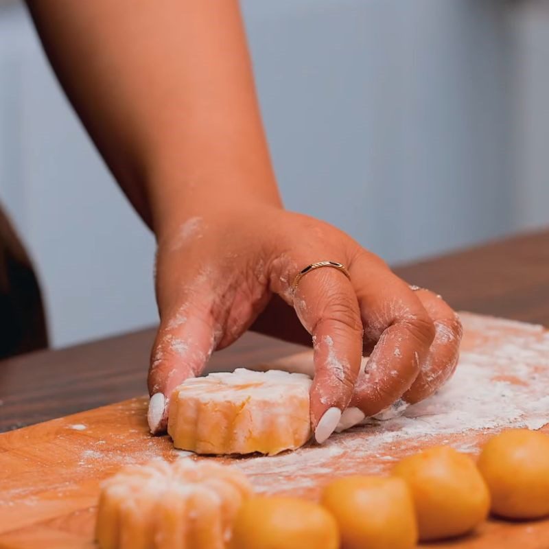 Step 8 Shaping and baking salted egg cheese mooncake