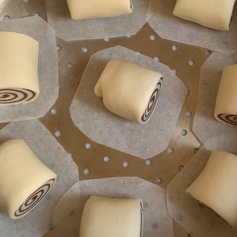 Step 4 Shaping and proofing the dough for chocolate buns