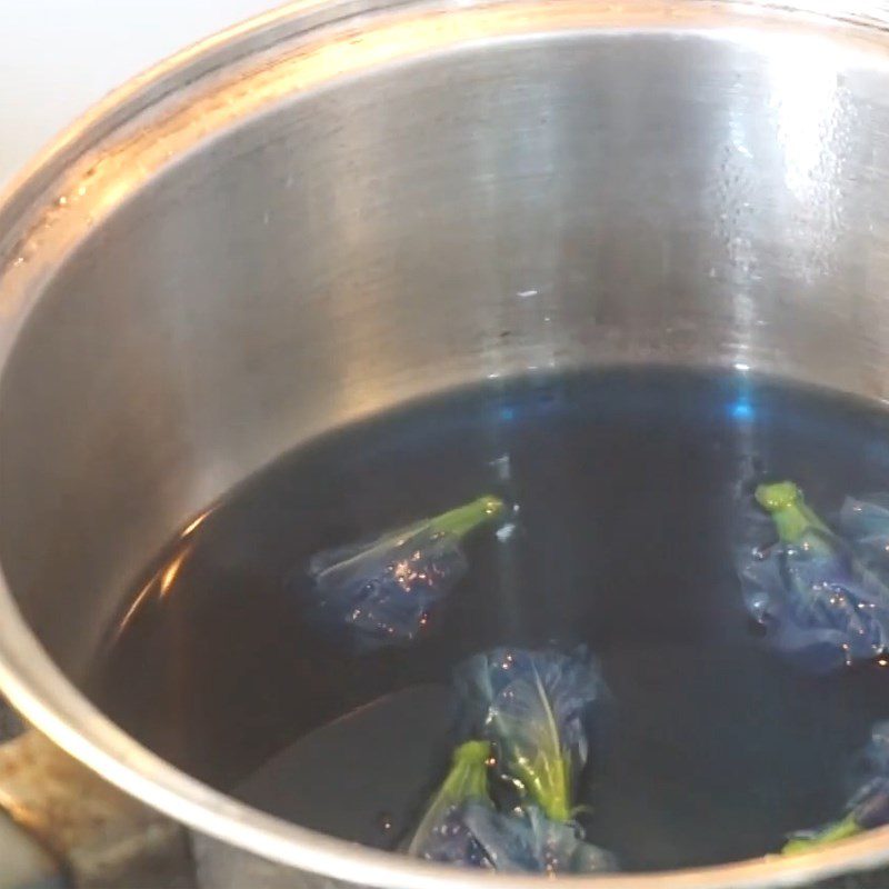 Step 1 Coloring the jam Jelly fruit jam made with an air fryer