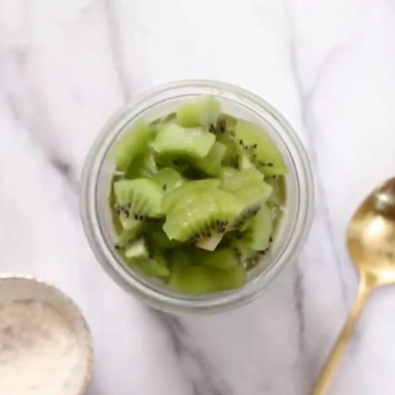 Step 4 Product Banana kiwi matcha oatmeal