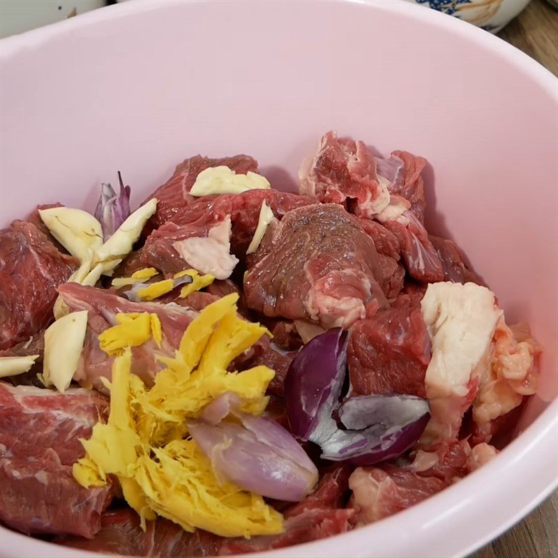 Step 2 Marinate the beef Five-spice beef stew