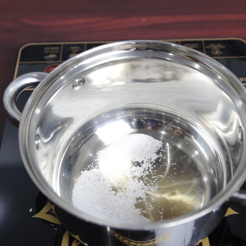 Step 2 Caramelizing Sugar for Braised Pork