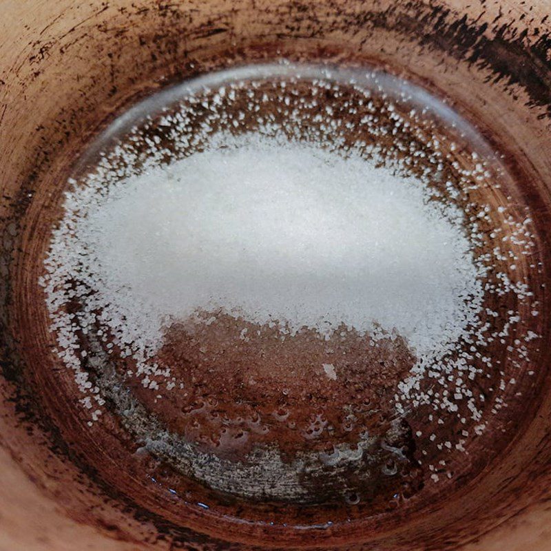 Step 2 Caramelizing Sugar for Stir-fried Pork Belly (recipe shared by a user)